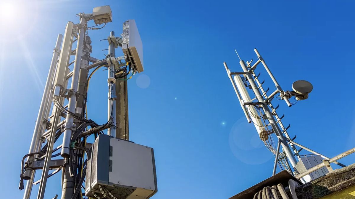 Západočeská univerzita testuje vysokorychlostní 5G síť, má vysílač v kampusu